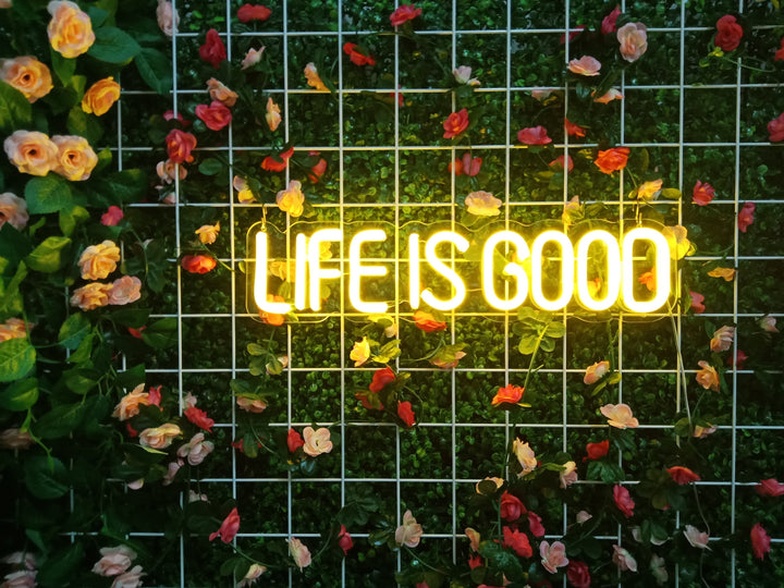 "Life Is Good" Letreros Neon (Inventario: 4 unidades)
