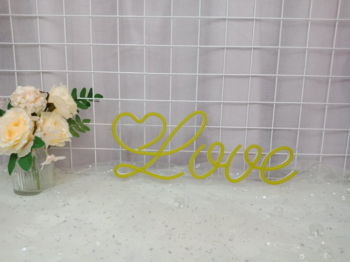 "Love" Letreros Neon (Inventario: 3 unidades)