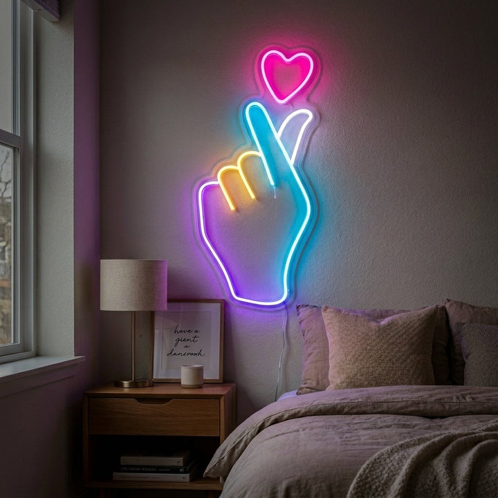 "Mano Corazon" Letreros Neon