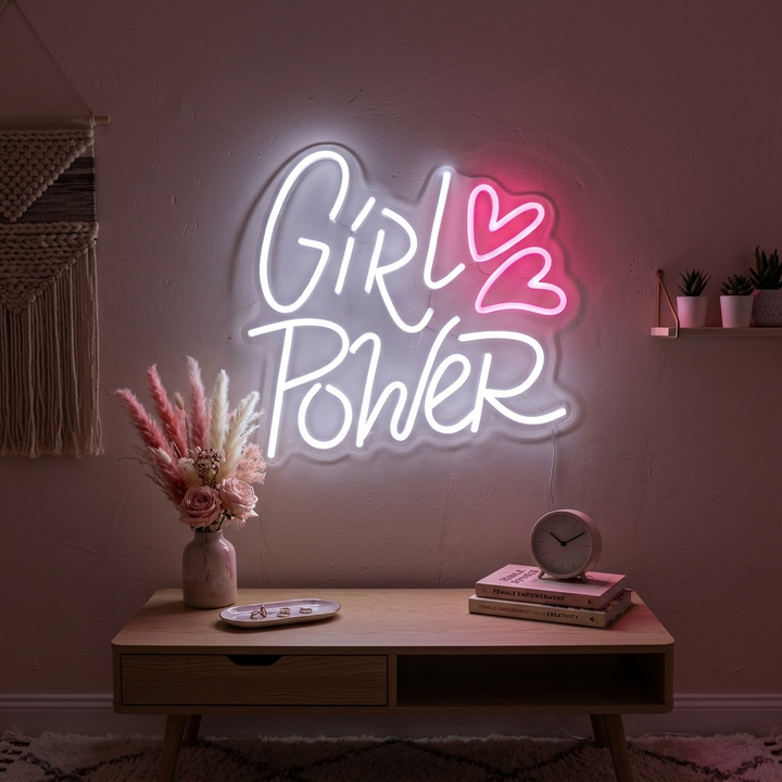 "Girl Power Hearts" Letreros Neon
