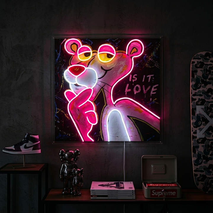 "Pink Think Panther, Is It Love" Letrero de neón LED impreso con UV