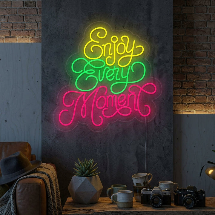 "Enjoy Every Moment" Letreros Neon