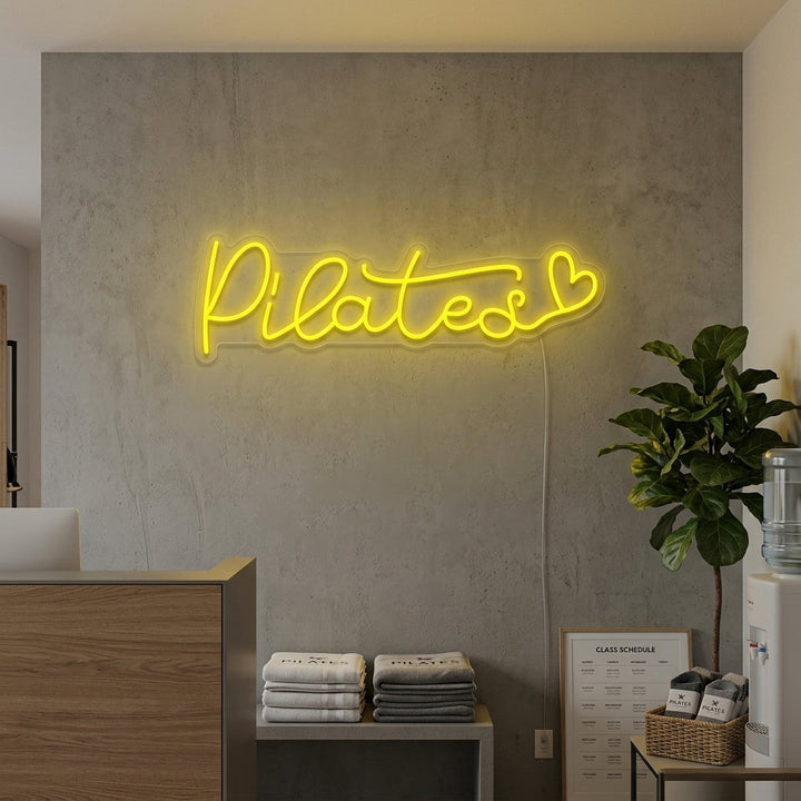 "Pilates Corazón" Letreros Neon