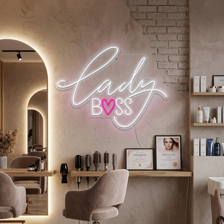"Lady Boss" Letreros Neon