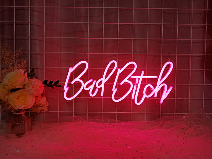 "Bad Bitch" Letreros Neon (Inventario: 4 unidades)