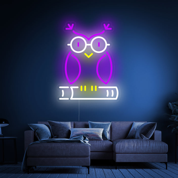 "Búho Sobre Libro" Letreros Neon